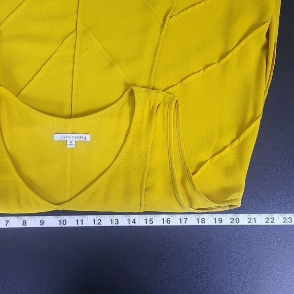 John Mark Womens Sleeveless Swing Top Yellow Size Medium Textured Flowy Office - Picture 5 of 6